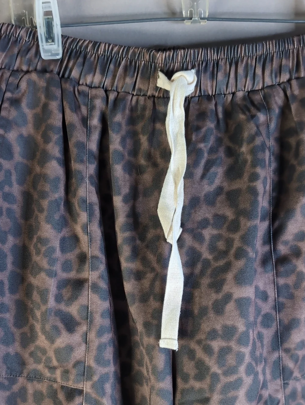 Large Women's leopard-print balloon-leg pants- NWT